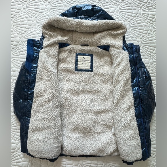 Abercrombie Kids Puffer Sherpa Lined Coat- Blue- Size 13/14 - Picture 4 of 17